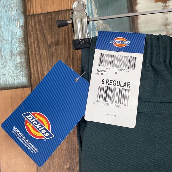 Boys 6/7 bear T-shirt with green dickies - Picture 10 of 14